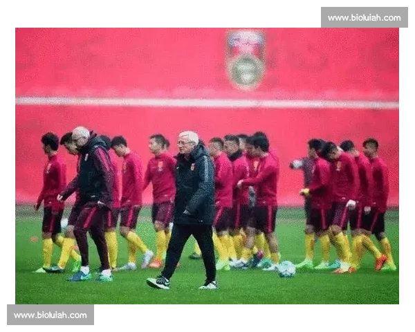 中国男足对阵泰国：期待破除尴尬局面 展现实力迎战东南亚强敌